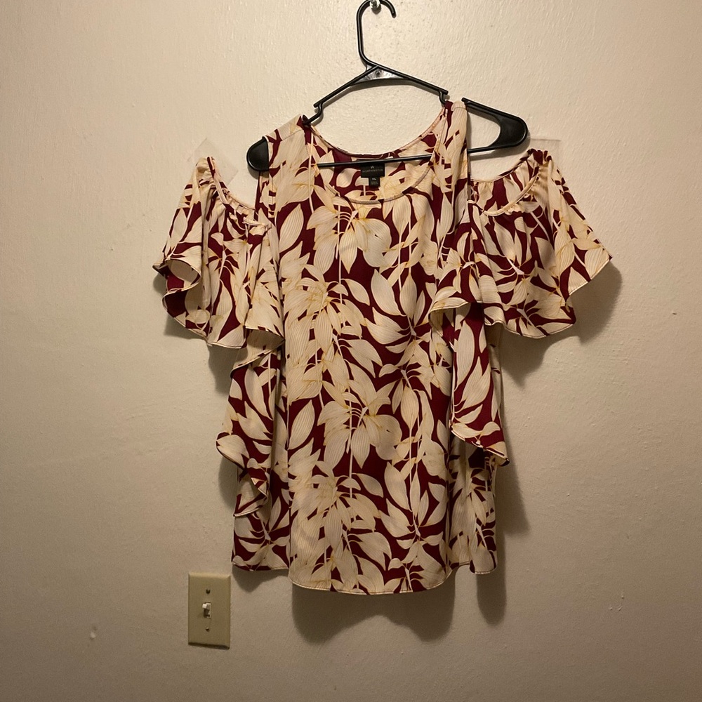 NWT Worthington XL burgundy leaf cold shoulder blouse